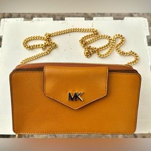 Michaels Kors Crossbody (Like New)
